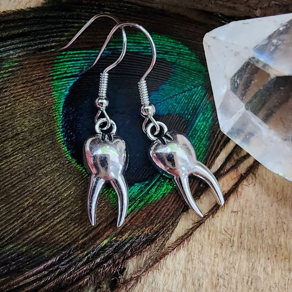 Dentist Earrings Tooth Earrings UNISEX Teeth Dental Hygienist Gift oddities Fang - Picture 11 of 12